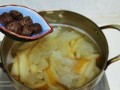 小吊梨汤——降噪润喉的良方（传统中药配方治疗喉咙不适，小吊梨汤神效显著）