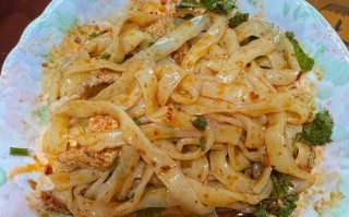 美味可口的水洗凉皮制作方法（传统的手工制作技巧）