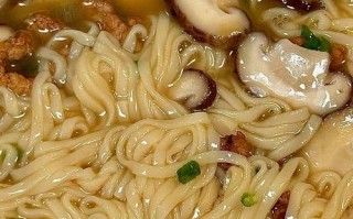 从零开始手工制作香菇肉丝面（手工面的制作过程、配料详解、口感感受、步骤图解）