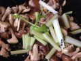 美味香菇腿炒肉丝（家常美食，营养丰富）