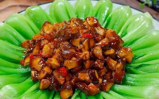 香菇油菜芯的美食做法（一道简单易做的营养佳肴）