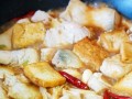 美味鱼腩烧豆腐（用鱼腩和豆腐制作的一道香甜美味佳肴）