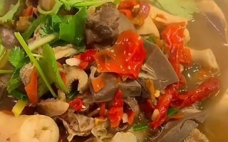 杂面羊肉煎包，口感鲜美的北方小吃（教你制作杂面羊肉煎包，做出鲜嫩多汁的美食！）