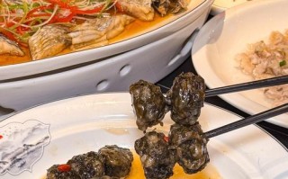 美味的紫菜肉丸子面（用新鲜紫菜和嫩猪肉打造的绝佳搭配）