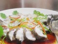 清蒸草鱼的做法（体验原汁原味的家常美食）