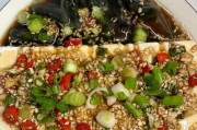 如何制作美味的餐桌皮蛋豆腐（掌握制作皮蛋豆腐的关键技巧，让你的餐桌更丰富多彩）
