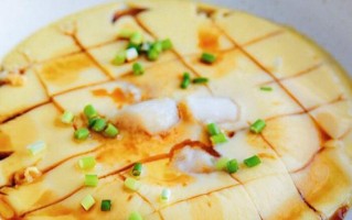 瑶柱蒸蛋，口感妙不可言（以瑶柱为灵魂，蒸出美味滋润的蛋羹）