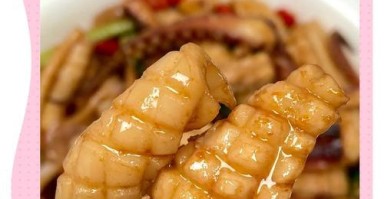手把手教你做美味小爆鱿鱼（简单易学，口感绝佳，提升家庭厨艺的必备技能）