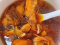 用鲜美海鲜打造一份鲜香浓郁的鱼丸菌类海鲜汤（从选材到烹饪，教你制作美味的鱼丸菌类海鲜汤）