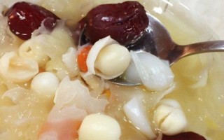百合红枣银耳汤的制作方法（营养丰富、滋味独特的家常养生汤）