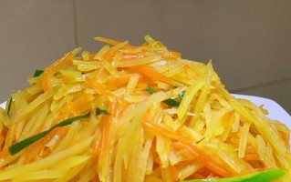 香葱土豆胡萝卜丁的做法（学会做这道菜，让你轻松驾驭家常菜）