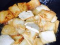 香葱煎豆腐的做法（健康美味的家常菜，以豆腐为主料，香葱为点缀，简单易学）