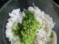 健康美味的以西兰花肉松饭团（以西兰花营养丰富，搭配肉松的口感，让你爱上饭团）