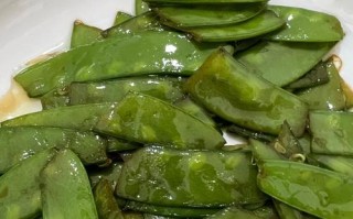 丝瓜炒荷兰豆的做法（健康美味的素食佳肴）