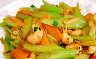 美味鲜虾腰果西芹饭（家常菜谱，味蕾大赞！）