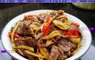 秘制仔姜炒黄牛肉丝，让你开启美食之旅（口感鲜美，健康营养的自制黄牛肉丝）