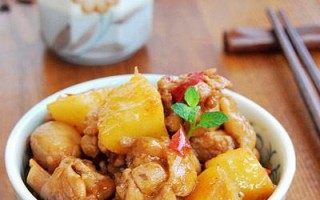 用香菇和土豆烧出美味的鸡肉料理（健康又美味的一道鸡肉菜谱，简单易做）