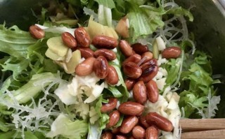 蒜泥茄子卷苦菊的做法（美味健康，营养丰富）
