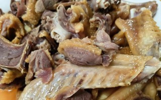 秘制蒸咸鸭大揭秘（口感鲜美，健康美味，让你欲罢不能）