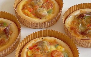 如何制作色香味俱佳的缤纷披萨（以意式经典为灵感，创意与口感兼备）