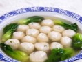 小白菜烩鱼丸，健康美味两不误！（一道家常菜，简单易学，让你在家也能享受美食。）