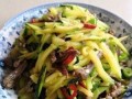 小南瓜炒肉丝，清香可口（用秋日的味道带给你暖心的味蕾享受）
