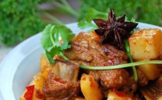 用土豆烧排骨豇豆做五香味美食（15道步骤，手把手教你做出绝佳排骨豇豆）