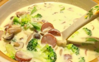 双孢菇奶油浓汤的烹饪秘籍（以奶油与双孢菇为主角的美味佳肴）