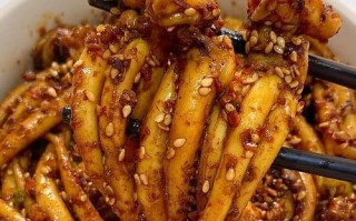 以孜然鱿鱼头为主角的美食之旅（探寻孜然鱿鱼头的奥秘与魅力）