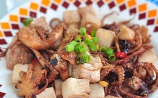 尝鲜美味之章鱼炒韭葶（传统菜品与海鲜相遇的美妙味觉体验）