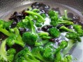 盐水木耳的营养与做法（一道简单又美味的家常菜）