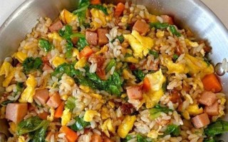 五彩缤纷的炒饭，让你的味蕾大放异彩（手把手教你如何制作五颜六色的炒饭）