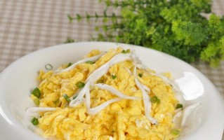 松子银鱼拌饭（15个步骤轻松制作，美味无比，让你爱上健康的味道）