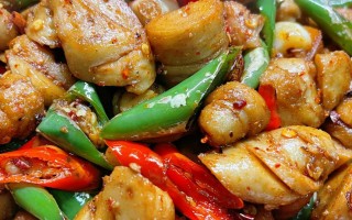 以孜然面筋为主材，手工打造美味佳肴（一起来探索孜然面筋的魔力吧！）
