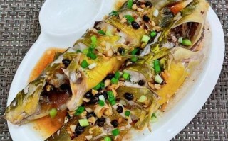 以酸梅蒸黄骨鱼，轻松做出美味佳肴！（传统口味的酸梅蒸黄骨鱼，让你享受健康美味生活！）
