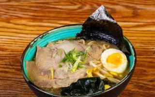 自制味噌拉面（健康美味，轻松制作）