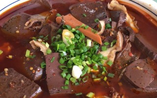 美味可口的玉米鱼头豆腐汤（传统家常菜谱）