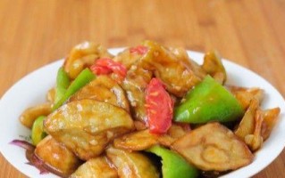 美食天堂——西红柿烧南茄（中式家常菜，健康美味不容错过）