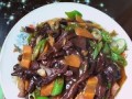 糖醋红蘑炒肉——美味家常菜的制作方法（一道简单易学、营养丰富的佳肴）