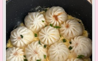 妙手制作猪肉馅生煎包（口感鲜美、外脆内嫩的家常早餐）