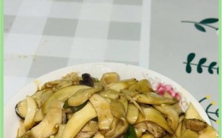 学会这道家常菜，让你的餐桌更美味！（以杏鲍菇炒小白菜，做法简单美味可口。）