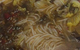 家常美食——肉片粉丝的烹饪技巧（掌握制作步骤，口感更佳，健康美味）
