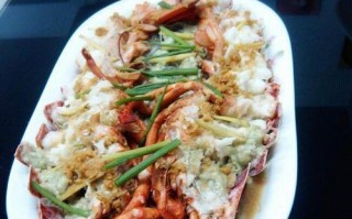 蒜蓉大龙虾的制作方法（海鲜美食中的经典佳品——蒜蓉大龙虾）