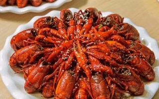 油门小龙虾，不一样的美味体验（掌握制作技巧，尽享美味佳肴）