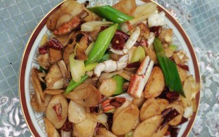 美味融合-蟹炒年糕（以蟹为鲜，以年糕为嫩，一口咬下满满的惊喜）