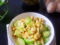 美味又营养的以西葫芦炒土鸡蛋