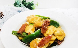 美味又健康的鸭肉烧茭白（一道清爽口感的地道家常菜）