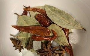 盐水鸭翅的制作方法（用最简单的方作美味的盐水鸭翅）