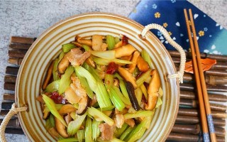 香菇小炒肉——美味营养又下饭的家常菜（香气扑鼻，肉质鲜嫩，菇香四溢，幸福满满）