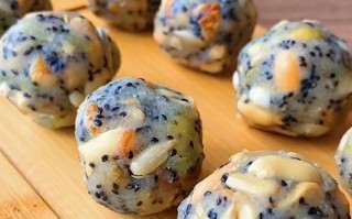 手把手教你制作自制五仁馅（做出美味的五仁馅，享受无比幸福的美食之旅）